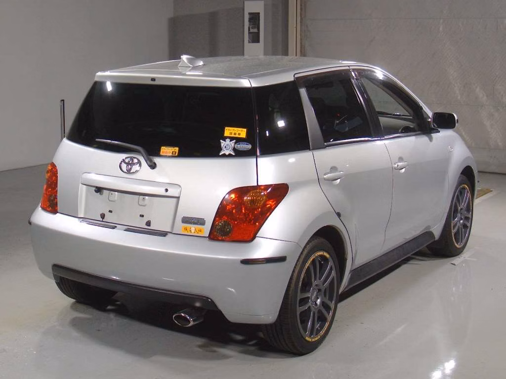 TOYOTA IST