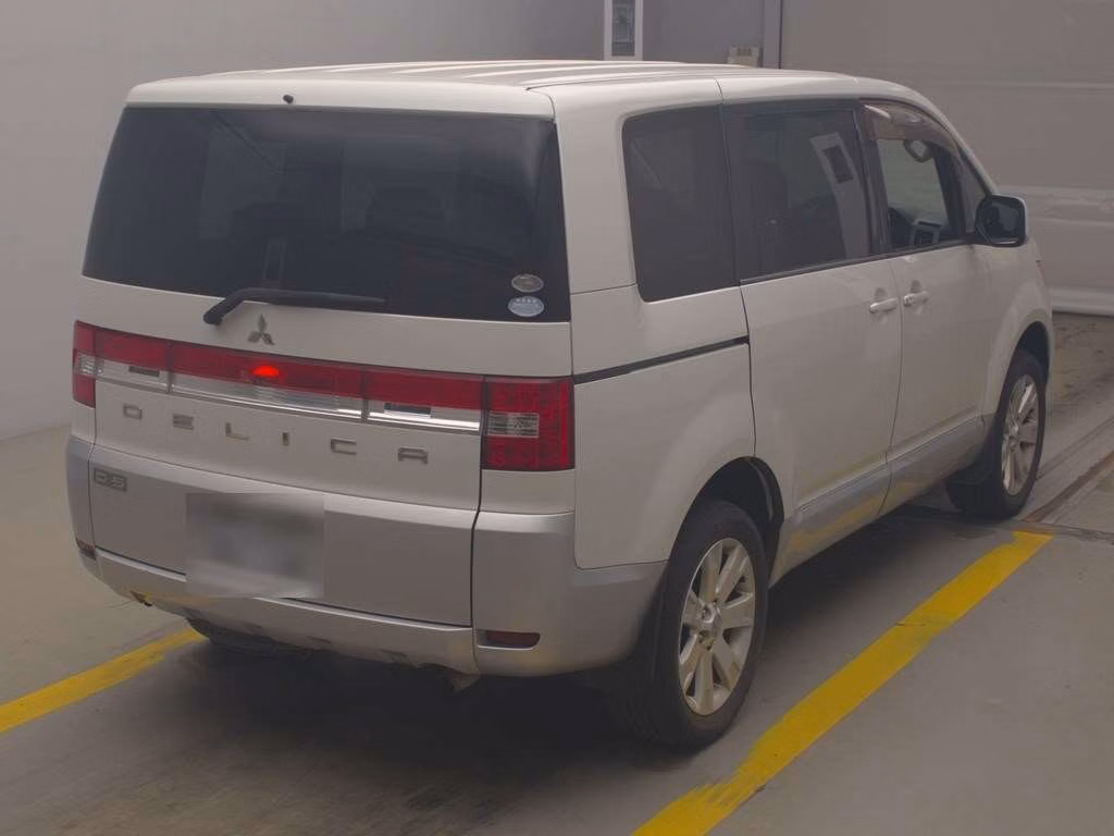 MITSUBISHI DELICA D:5