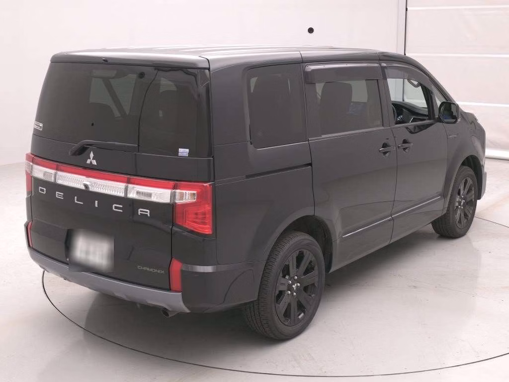 MITSUBISHI DELICA D:5