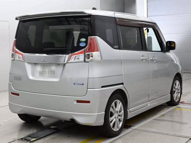 MITSUBISHI DELICA D:2