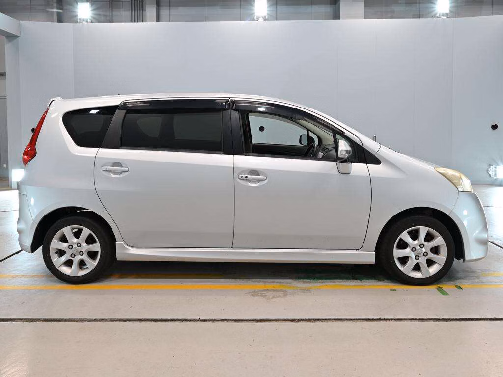 TOYOTA PASSO SETTE