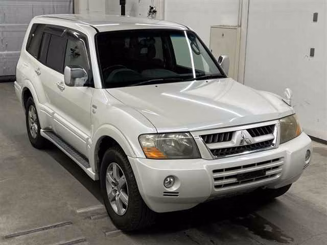 MITSUBISHI PAJERO