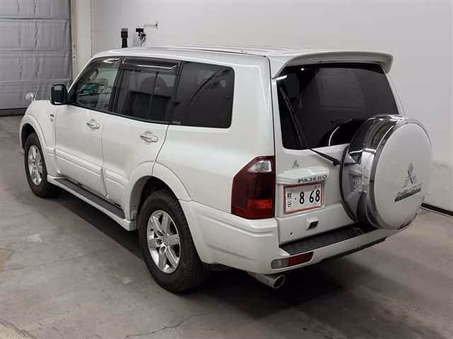 MITSUBISHI PAJERO