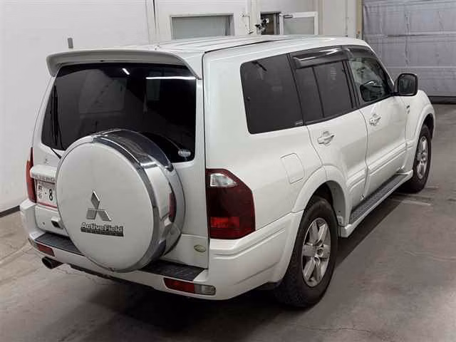 MITSUBISHI PAJERO