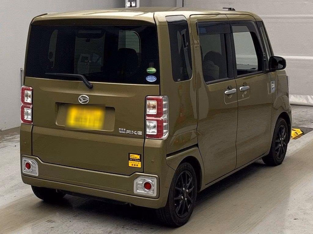 DAIHATSU WAKE