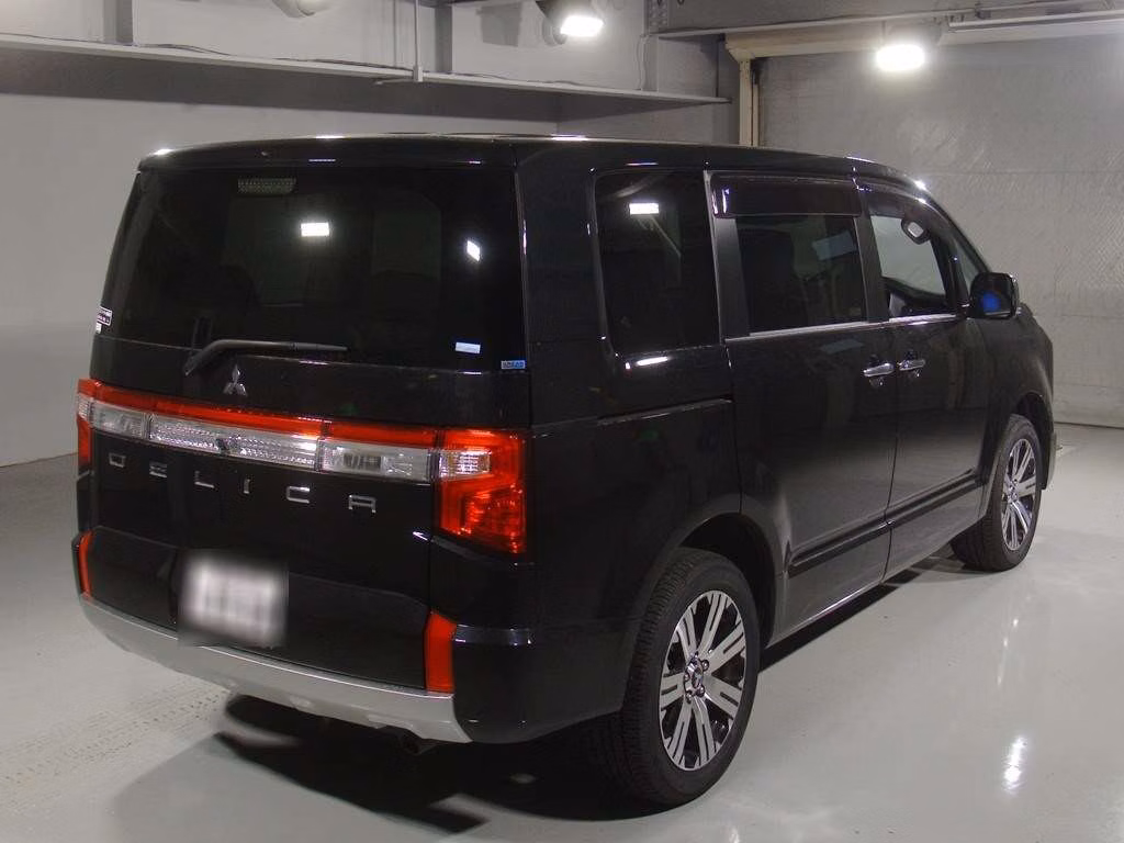 MITSUBISHI DELICA D:5