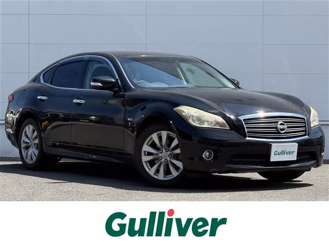 NISSAN FUGA
