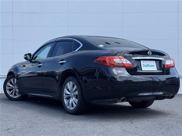 NISSAN FUGA