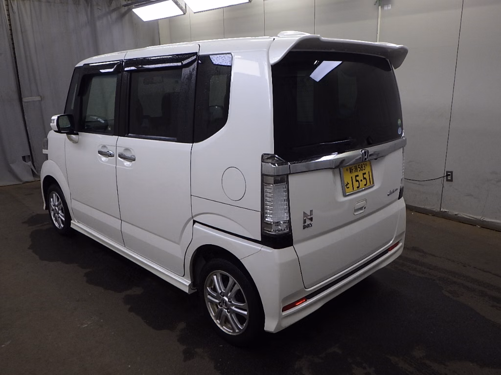 HONDA N-BOX