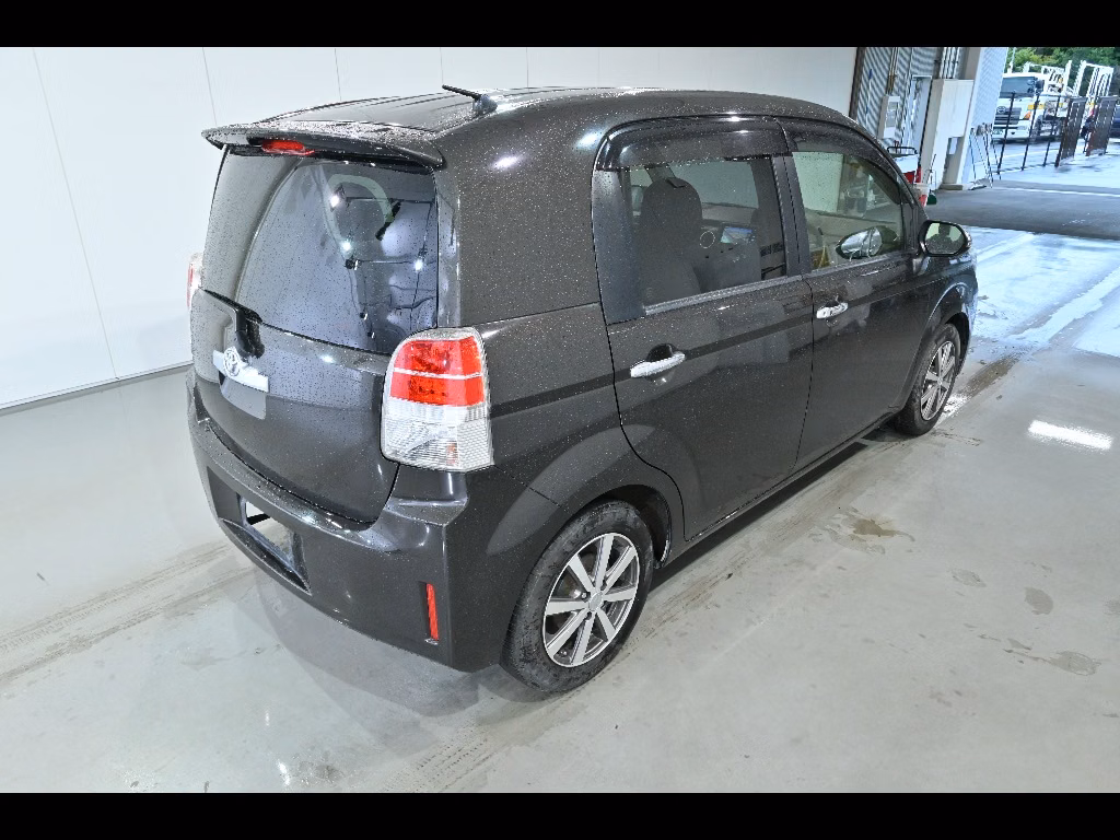 TOYOTA SPADE