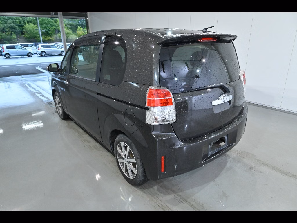TOYOTA SPADE