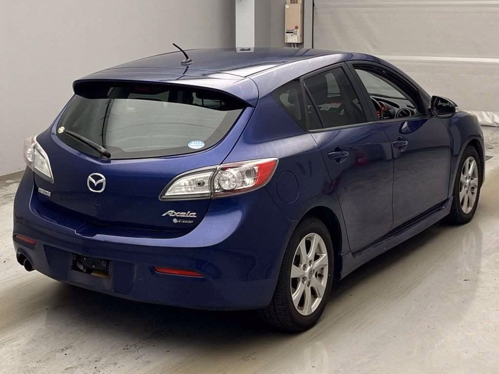 MAZDA AXELA