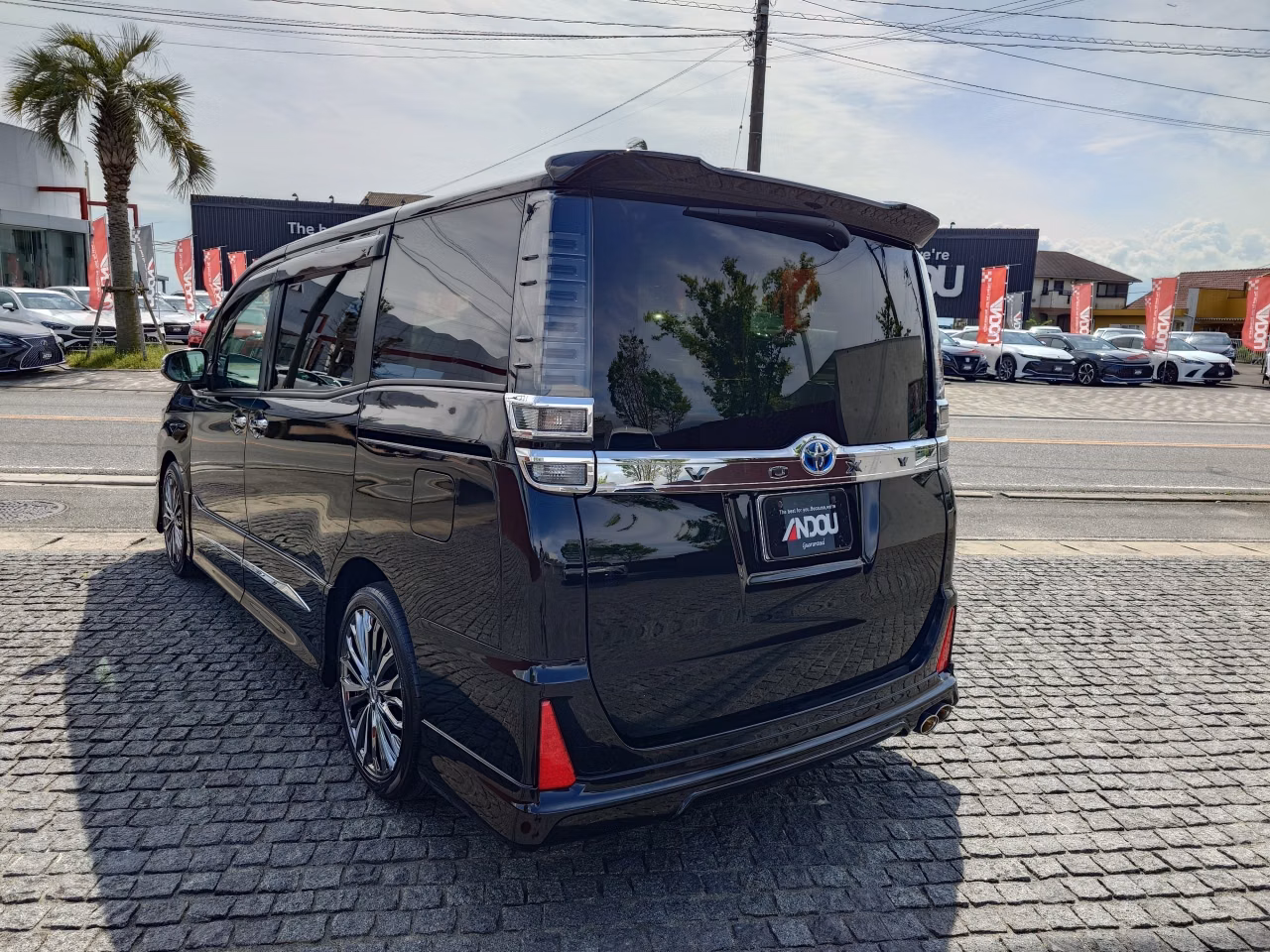 TOYOTA VOXY