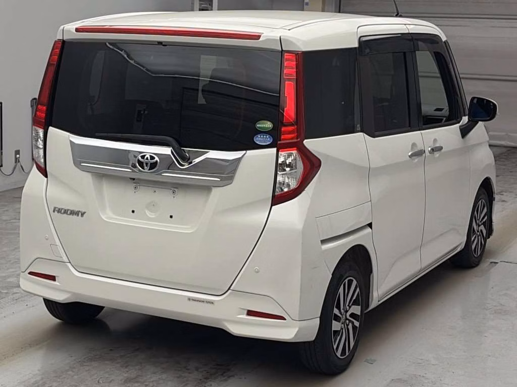 TOYOTA ROOMY