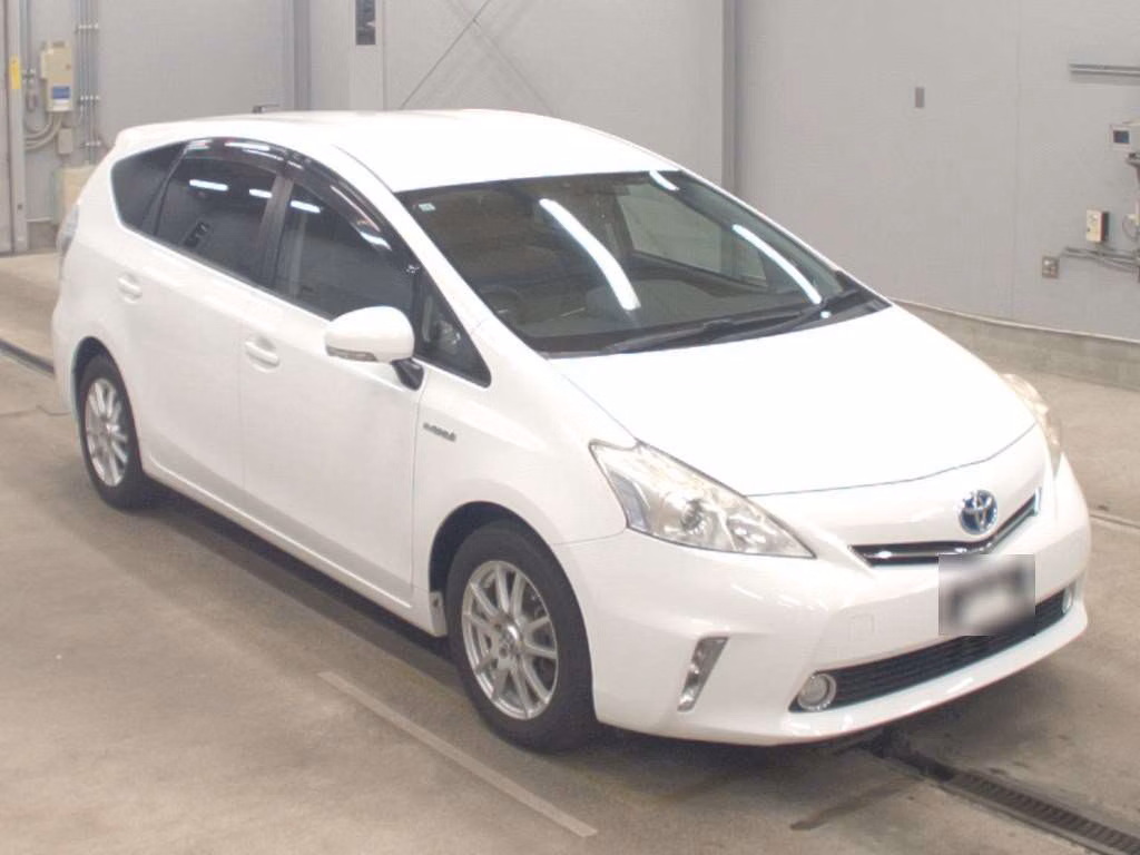 TOYOTA PRIUS ALPHA