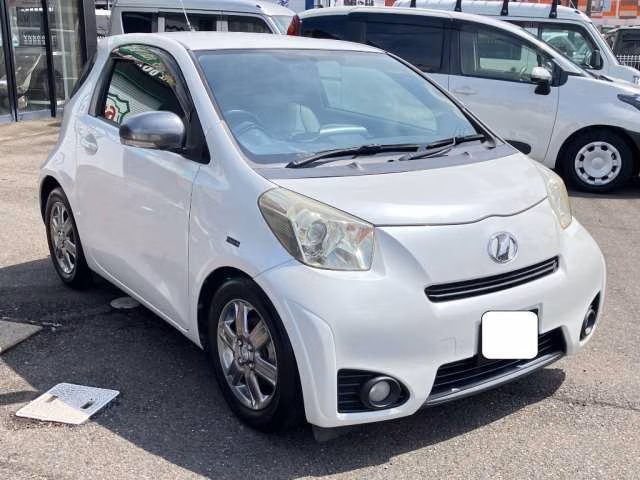 TOYOTA IQ