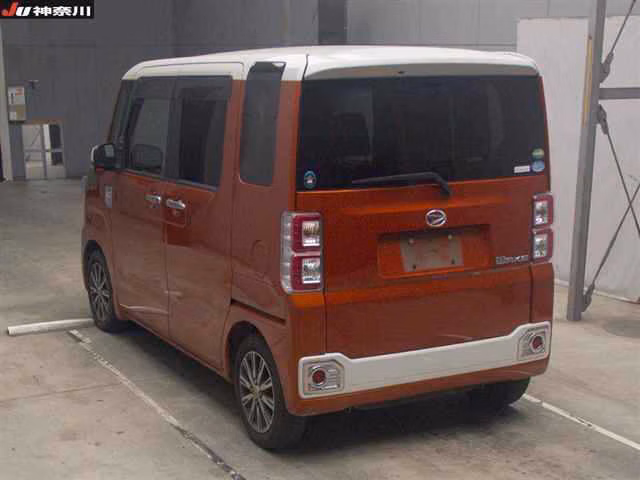 DAIHATSU WAKE