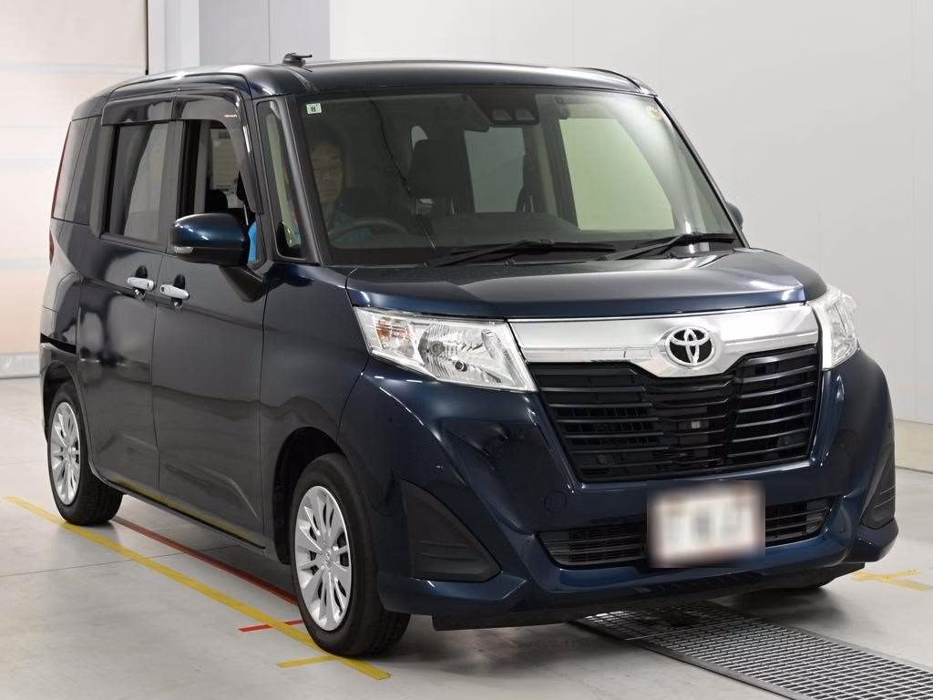 TOYOTA ROOMY