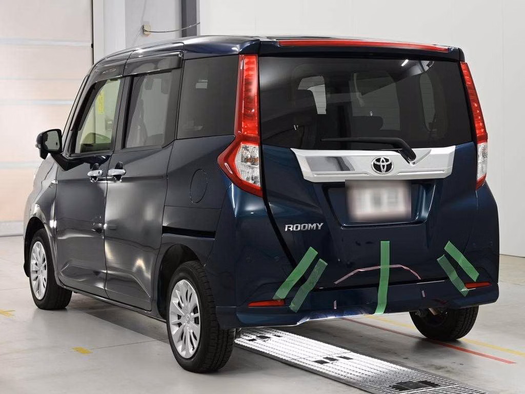 TOYOTA ROOMY