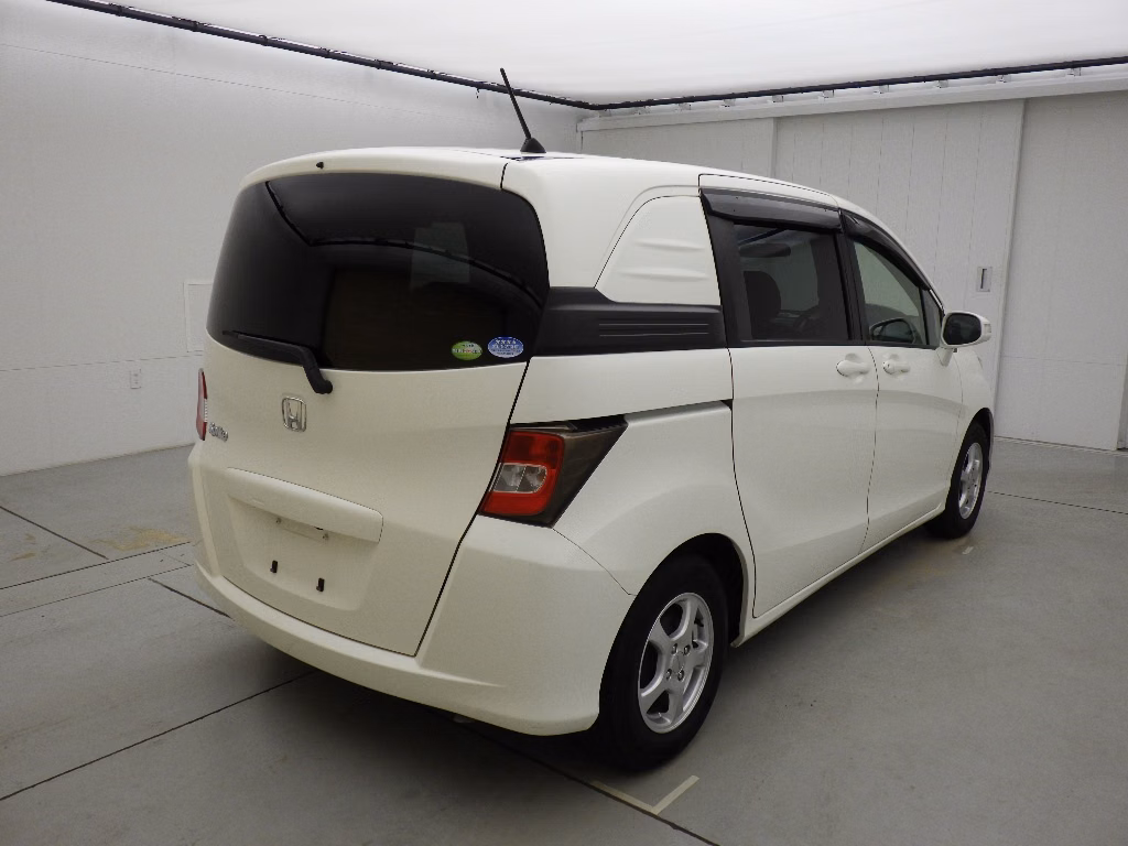 HONDA FREED SPIKE