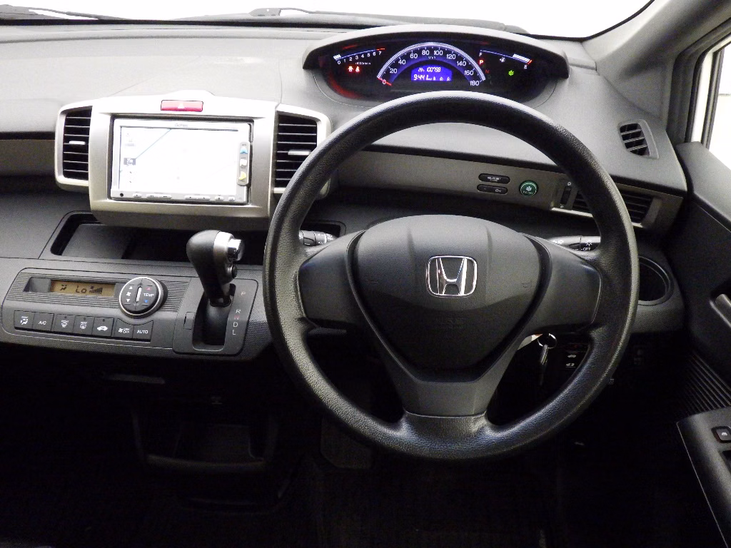 HONDA FREED SPIKE