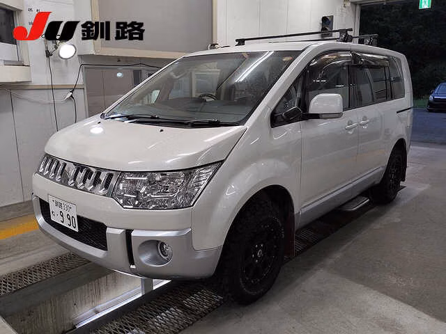 MITSUBISHI DELICA D:5