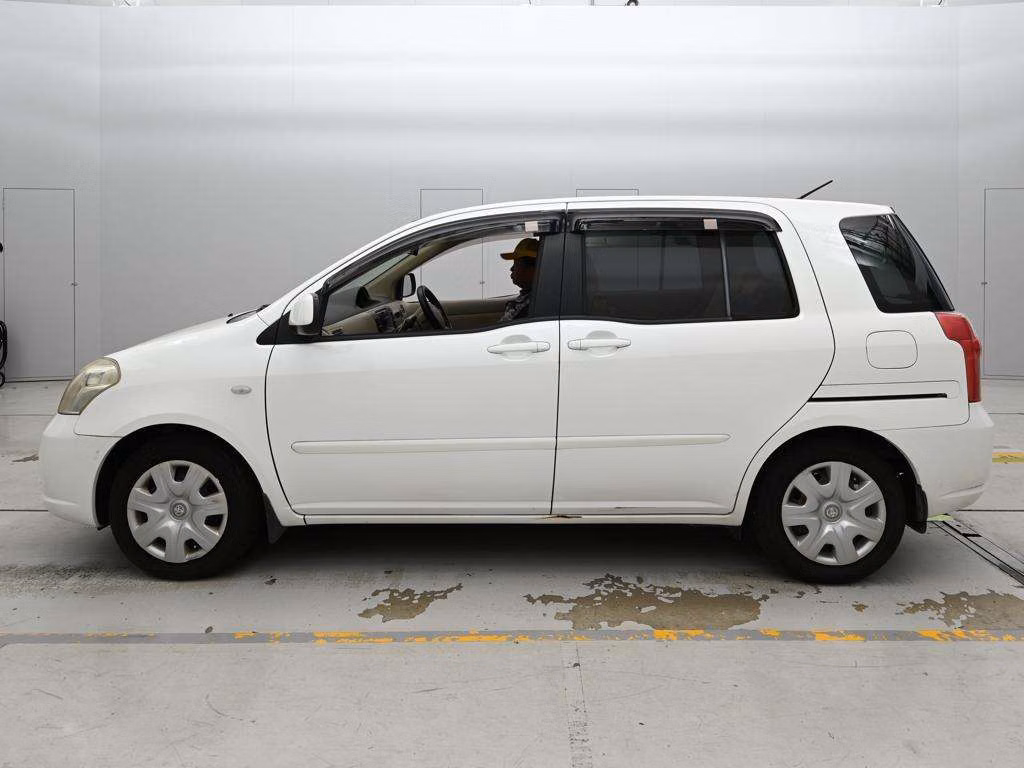 TOYOTA RAUM