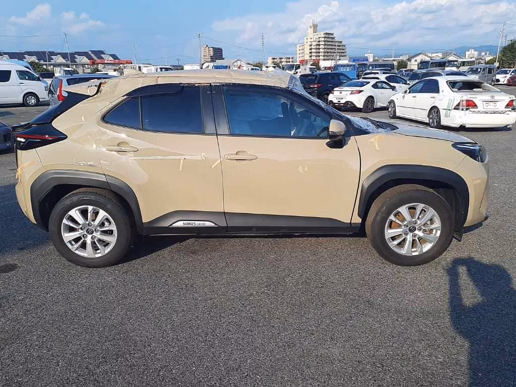 TOYOTA YARIS CROSS