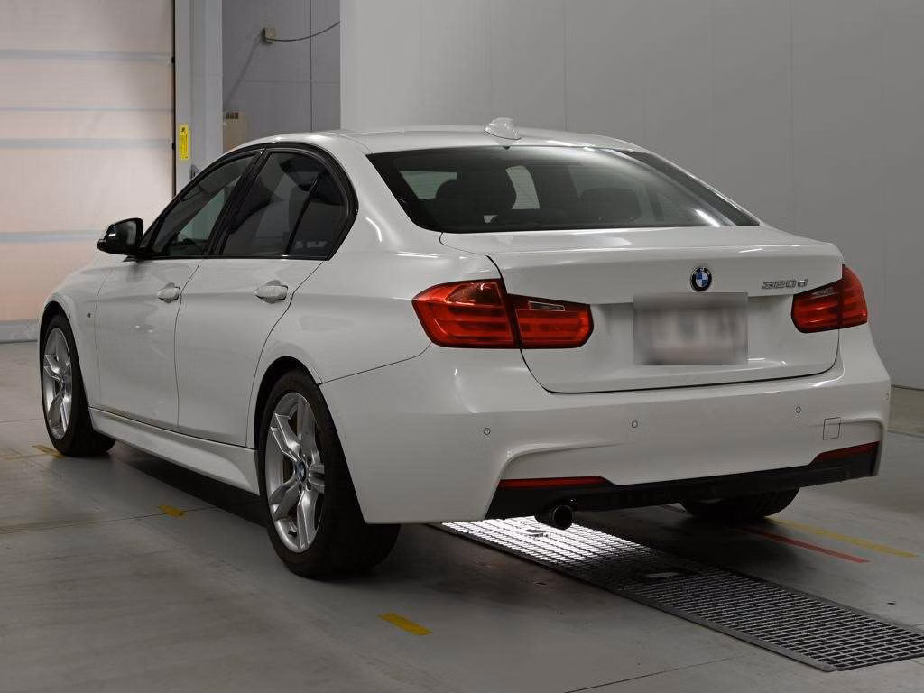 BMW 3-SERIES