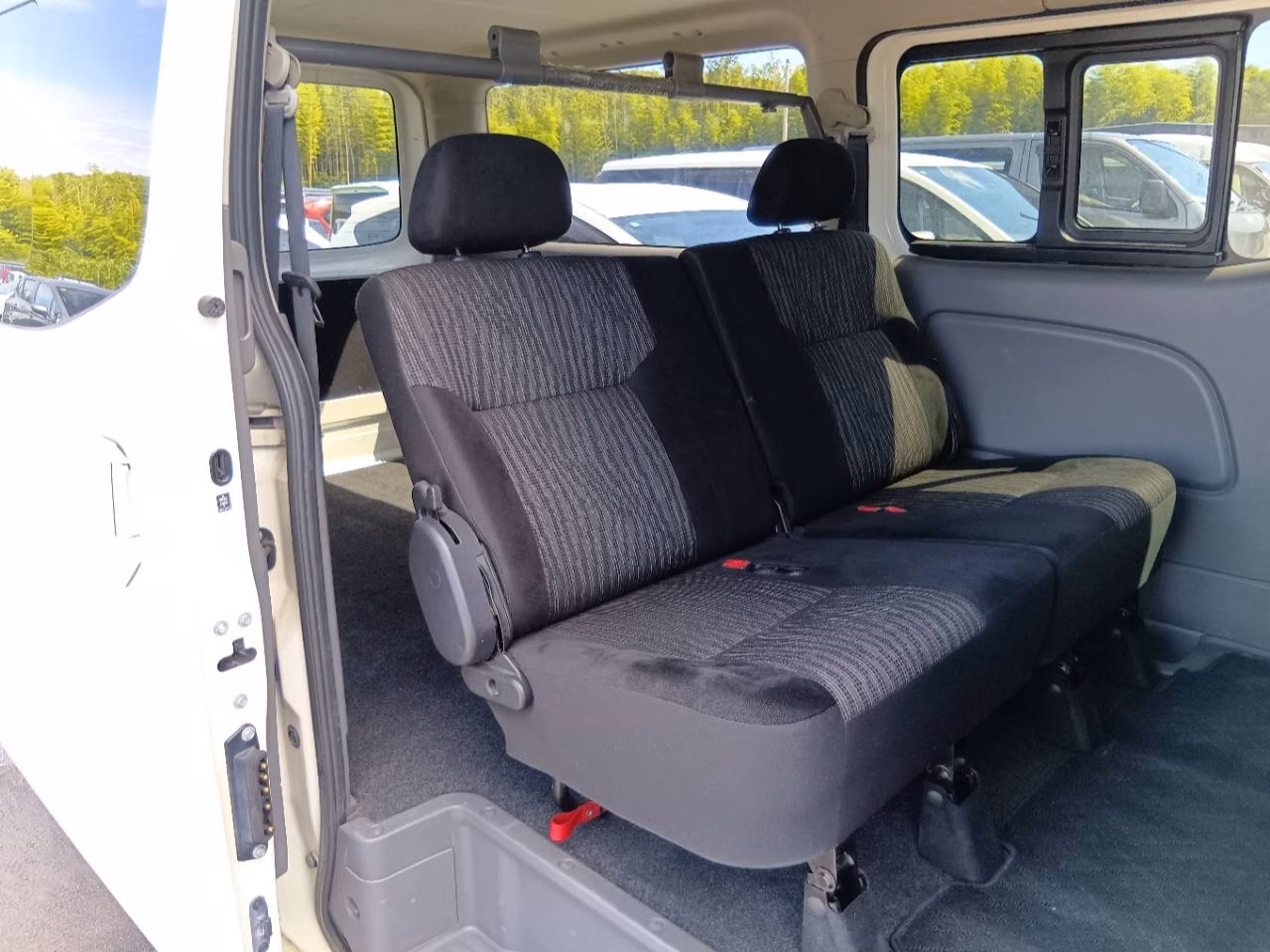 NISSAN NV350 CARAVAN