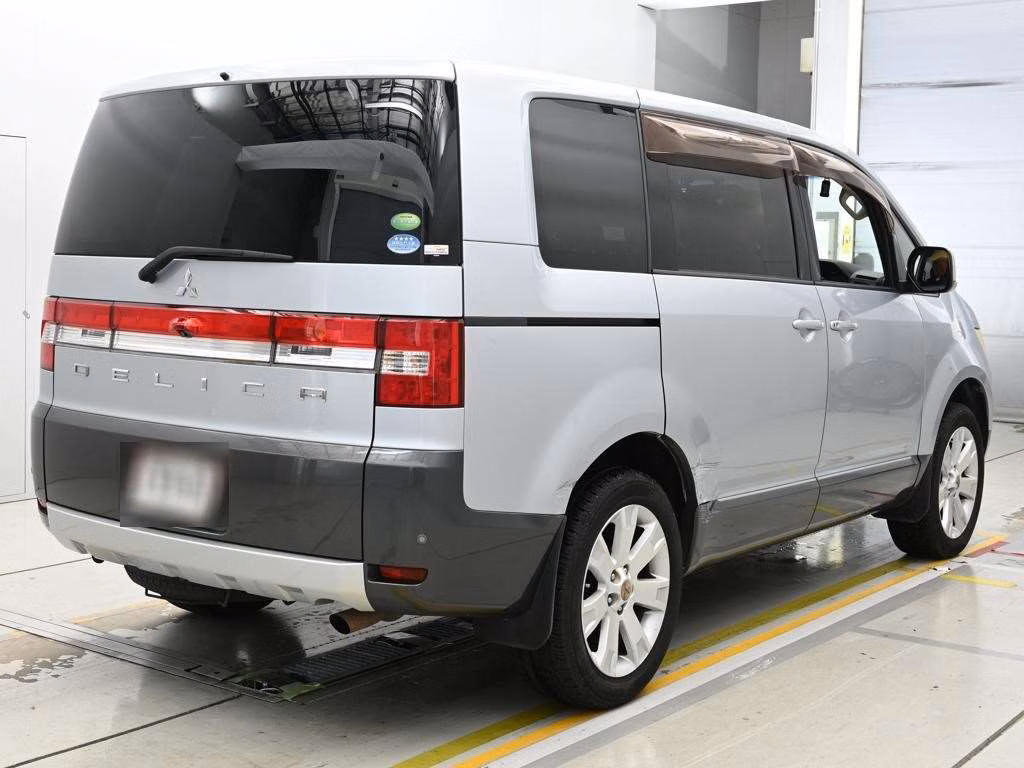 MITSUBISHI DELICA D:5