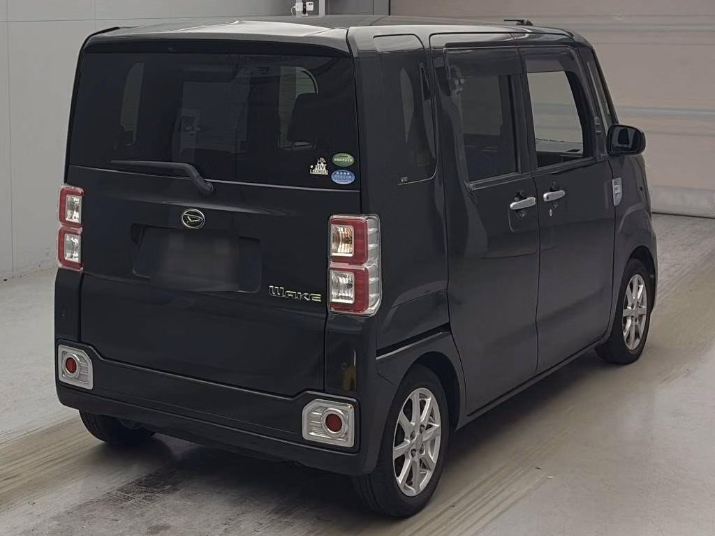 DAIHATSU WAKE