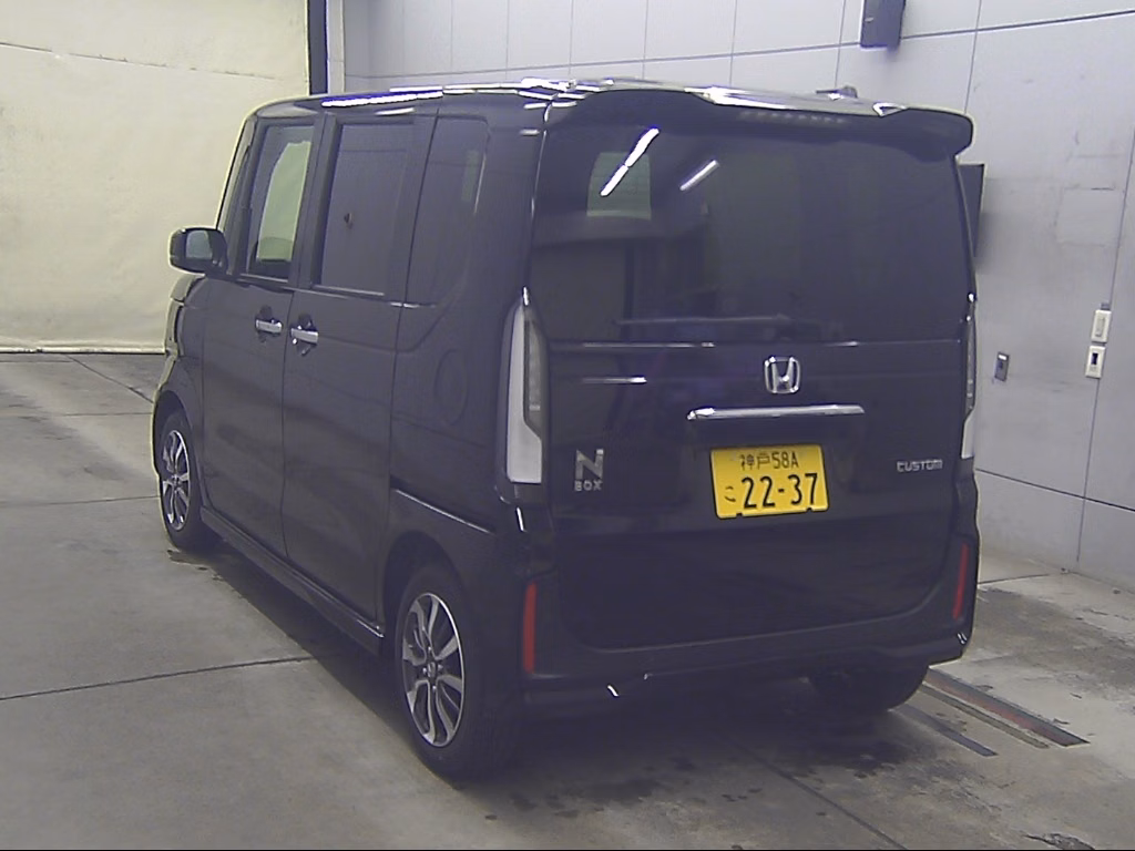 HONDA N-BOX