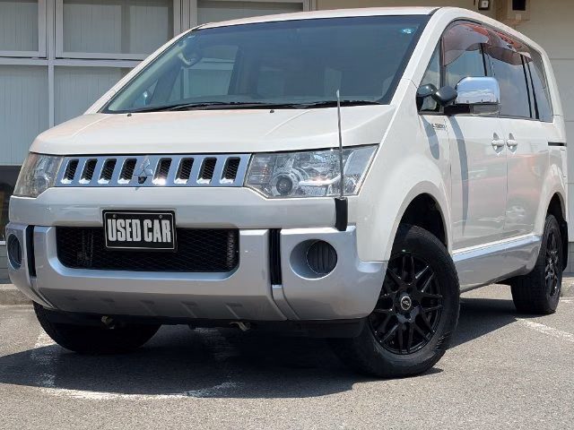 MITSUBISHI DELICA D:5