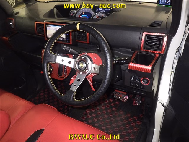 DAIHATSU WAKE