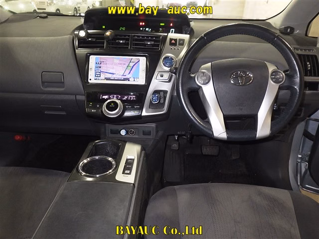 TOYOTA PRIUS ALPHA