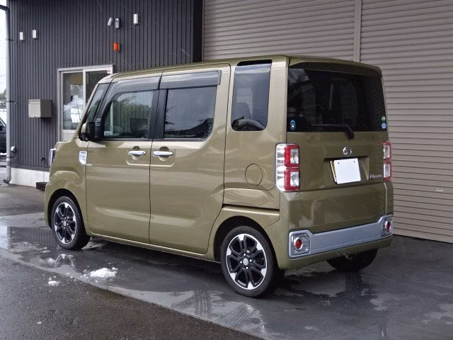 DAIHATSU WAKE