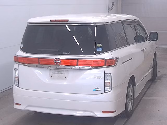 NISSAN ELGRAND