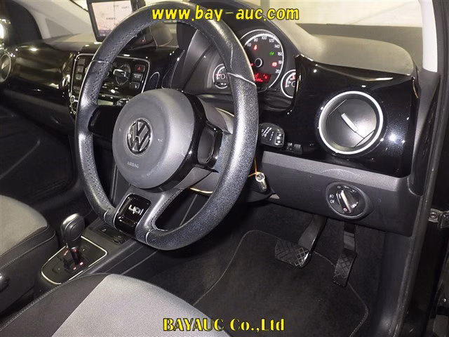 VOLKSWAGEN UP!
