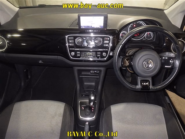 VOLKSWAGEN UP!