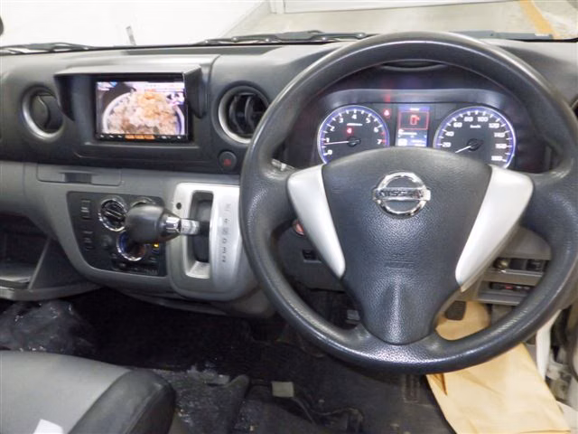 NISSAN NV350 CARAVAN