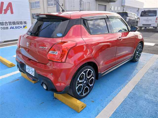 SUZUKI SWIFT