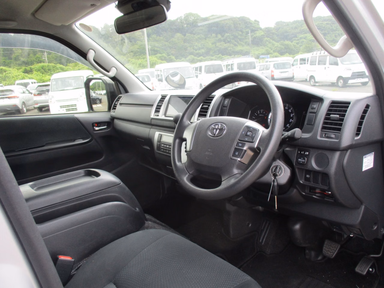 TOYOTA REGIUS ACE