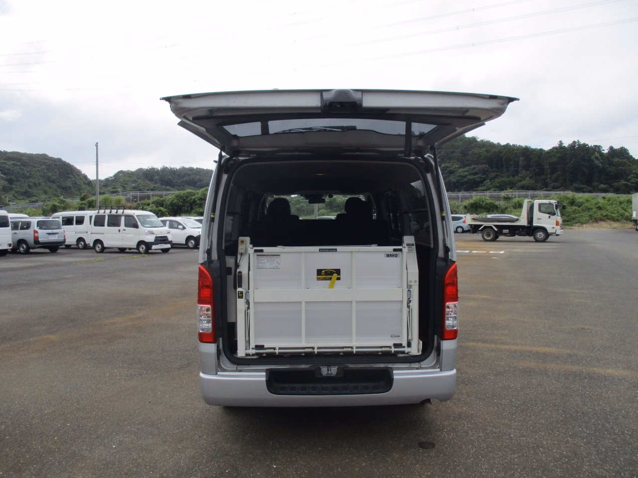TOYOTA REGIUS ACE