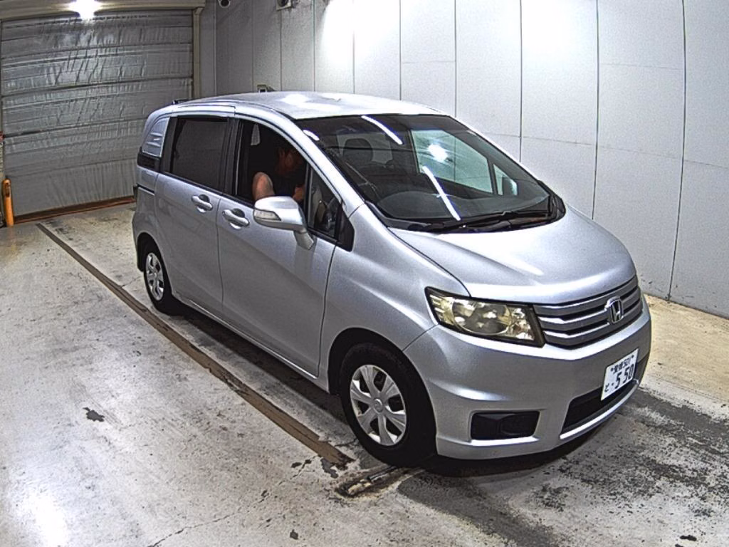 Honda Freed Spike