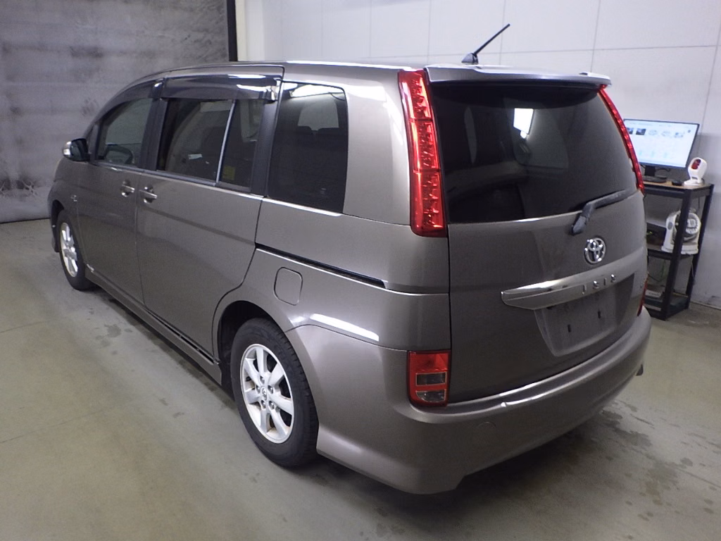 TOYOTA ISIS