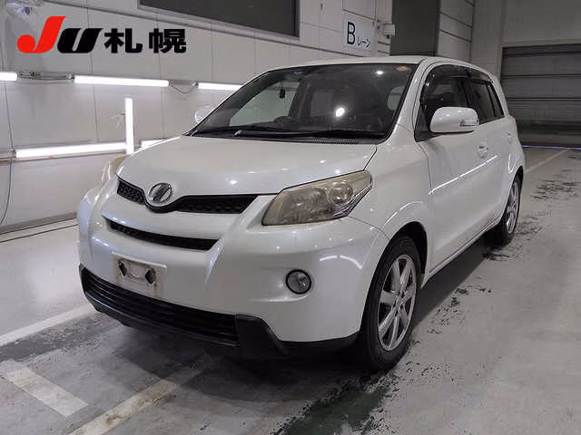 TOYOTA IST