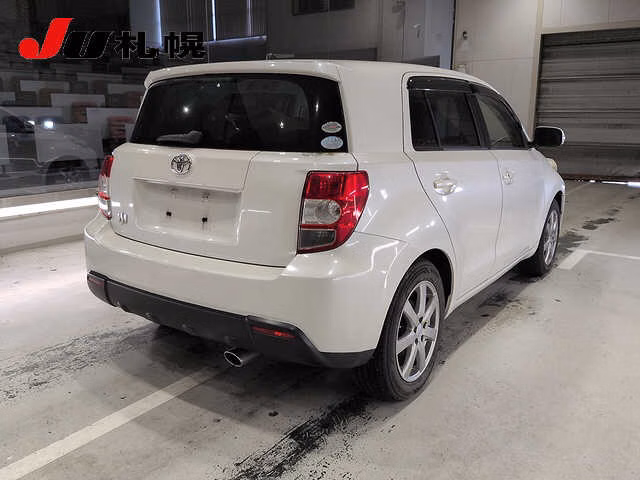 TOYOTA IST
