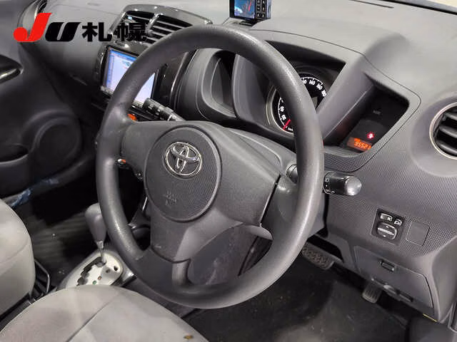 TOYOTA IST