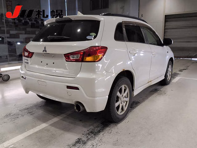 MITSUBISHI RVR